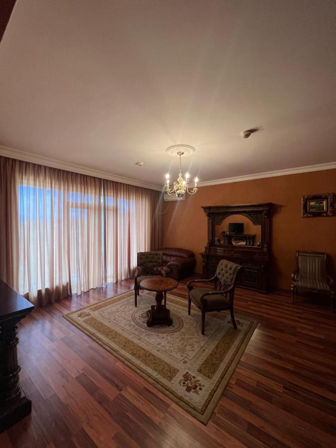 Bagrati 1003 Hotel Кутаиси Екстериор снимка