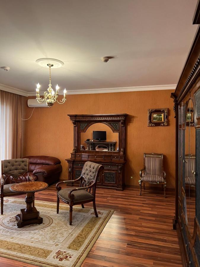 Bagrati 1003 Hotel Кутаиси Екстериор снимка