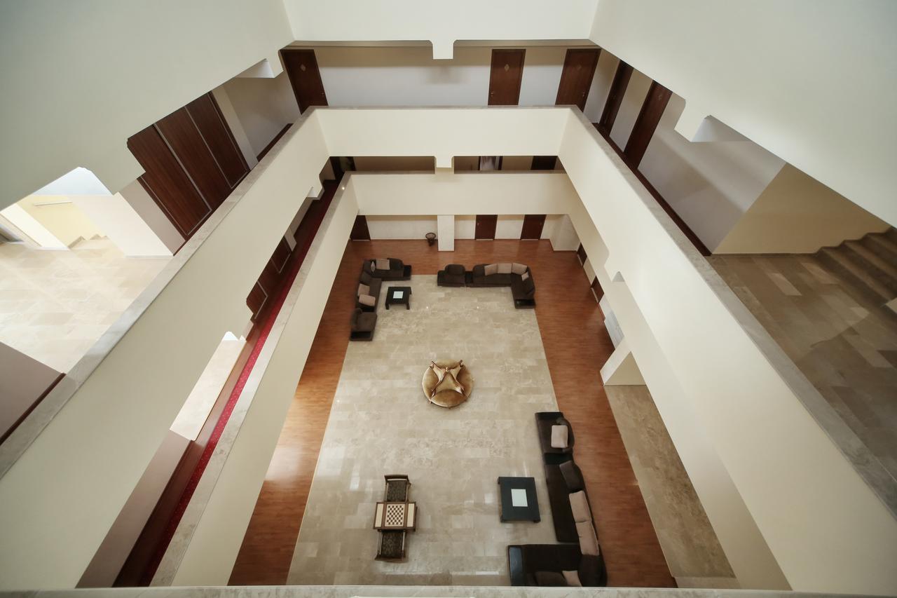 Bagrati 1003 Hotel Кутаиси Екстериор снимка