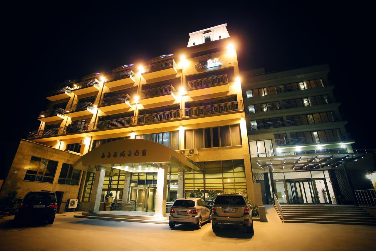 Bagrati 1003 Hotel Кутаиси Екстериор снимка